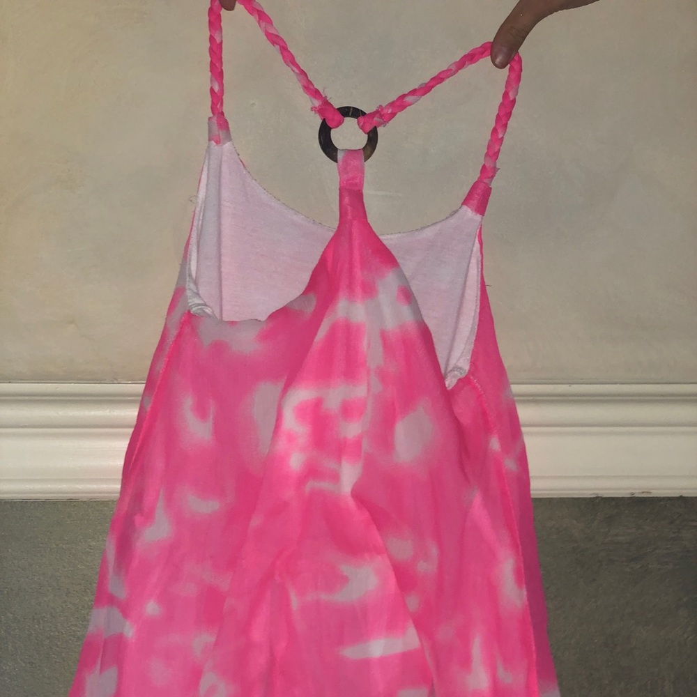Swaying short pink into white shirt